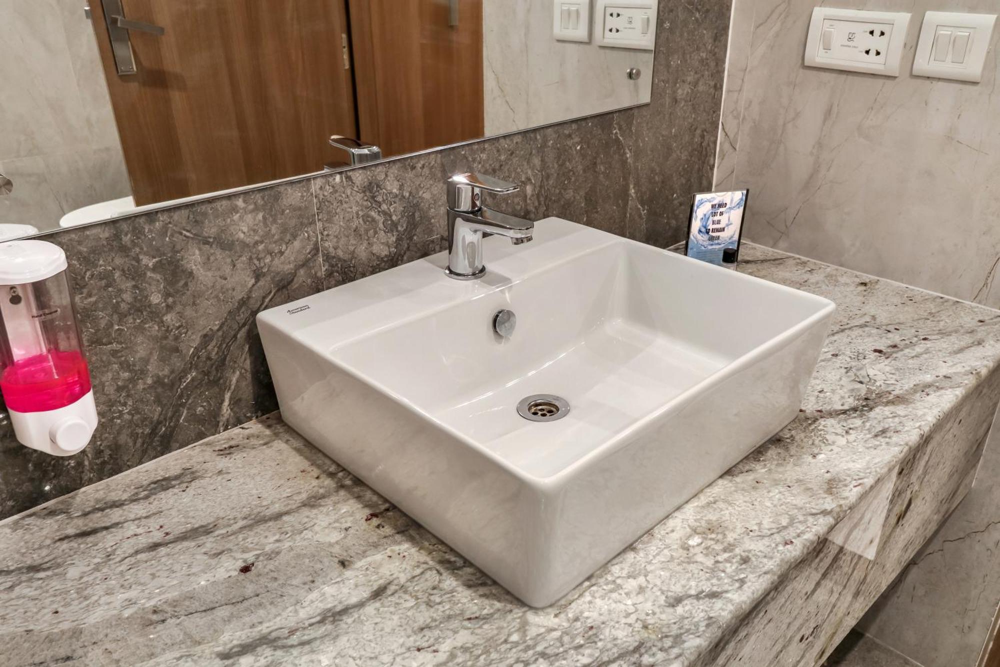 Starlit Suites Newtown 加尔各答 外观 照片